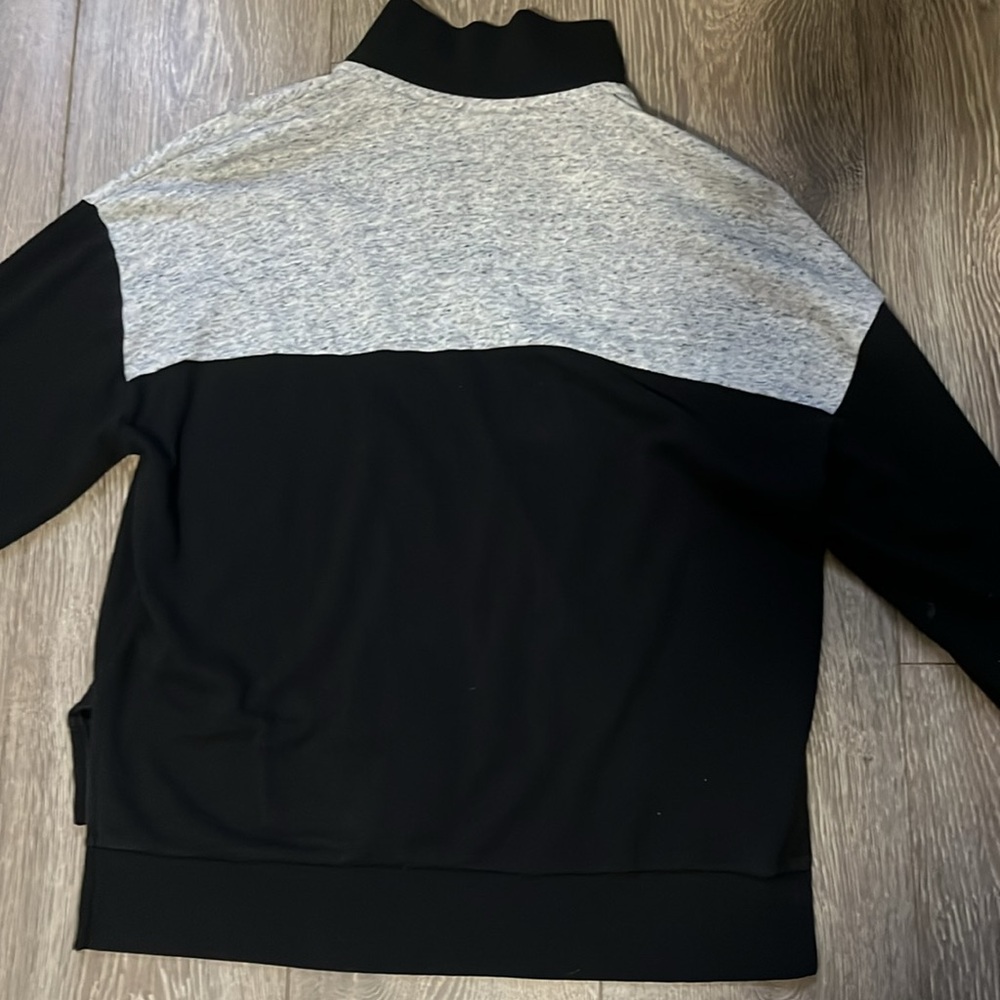 Victoria’s Secret Zip Up Sweater XS - Picture 5 of 6
